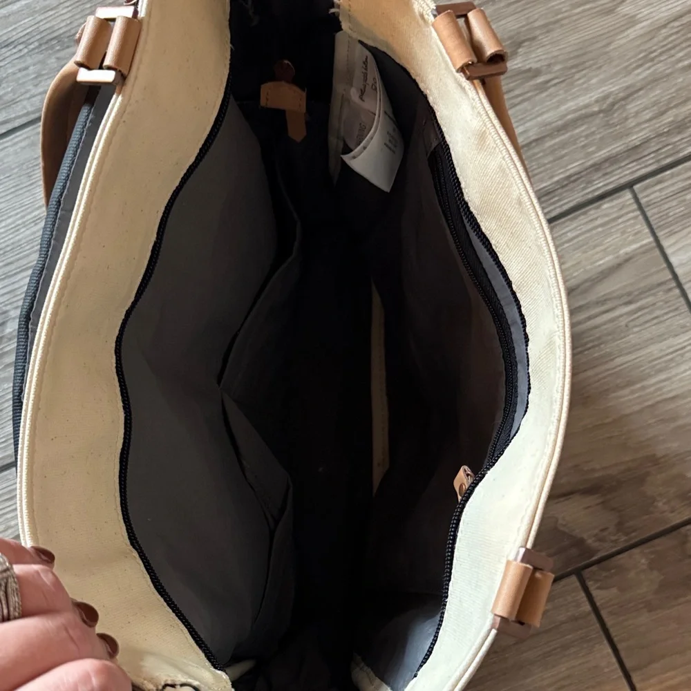 Petunia Pickle Bottom City Carryall, Birch/Black Diaper Bag